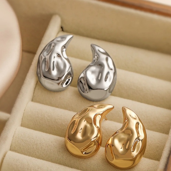 *NEW* Stainless Steel Hammered Teardrop Earrings (SILVER) - Picture 2 of 6